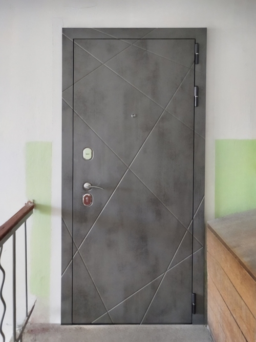 С панелью под бетон С панелью под бетон