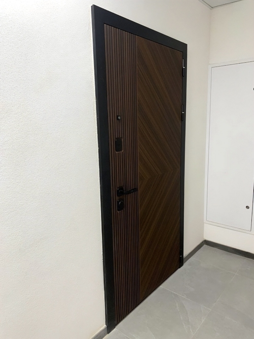 С панелью МДФ С панелью МДФ