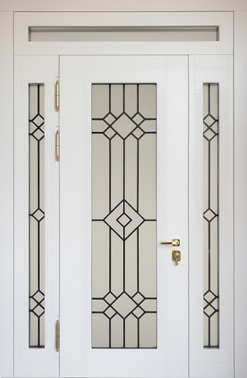 Входная группа с максимальным остеклением, ковкой, терморазрывом и отделкой белым МДФ